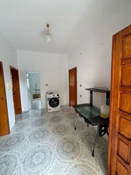 Tirane, jepet me qera apartament 2+1+Aneks+Ballkon Kati 1, 100 m² 420 € (rruga e elbasanit)