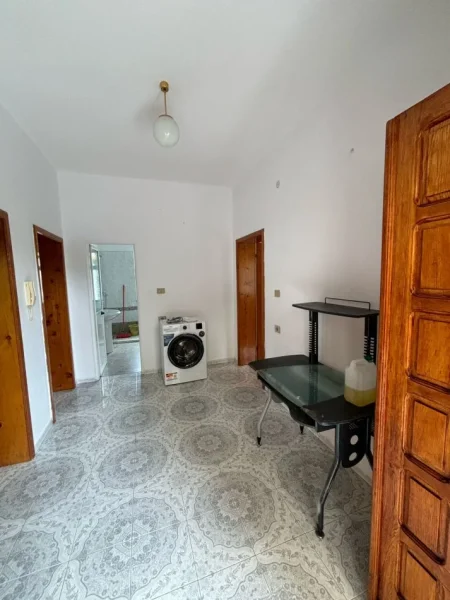 Tirane, jepet me qera apartament 2+1+Aneks+Ballkon Kati 1, 100 m² 420 € (rruga e elbasanit)