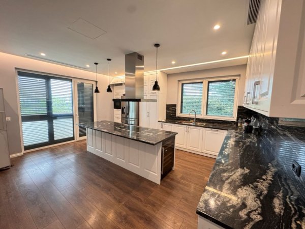 Tirane, jepet me qera Vile , 5.000 € (akacia hills)