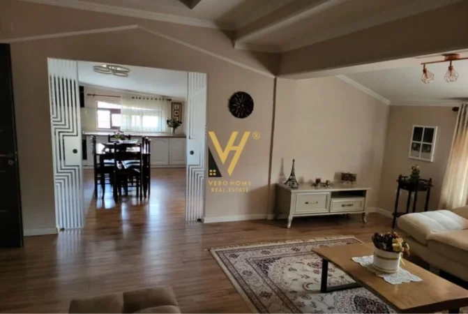 Tirane, jepet me qera apartament 2+1+Ballkon Kati 6, 130 m² 600 € (RRUGA SIRI KODRA)