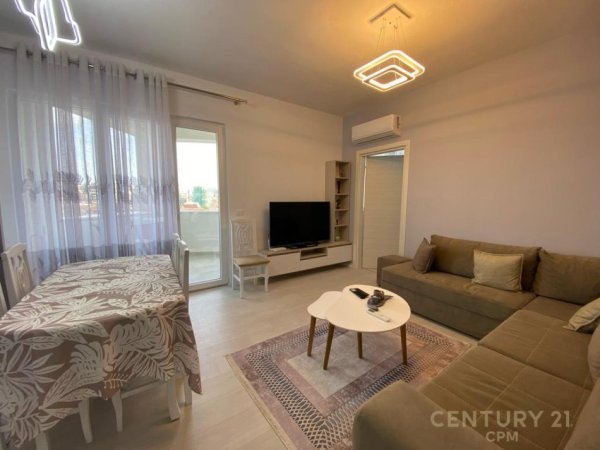 Tirane, jepet me qera apartament 1+1 Kati 4, 69 m² 650 € (ish fusha aviacionit)