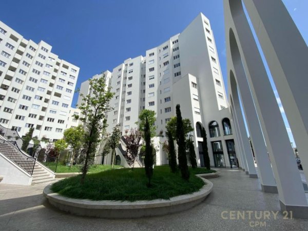 Tirane, jepet me qera apartament 1+1 Kati 4, 69 m² 650 € (ish fusha aviacionit)