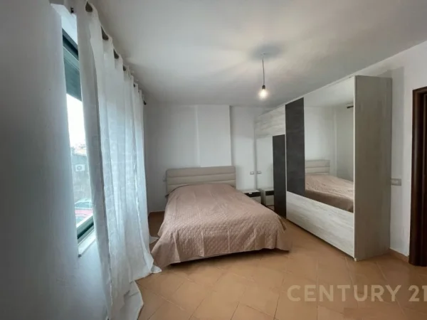 Tirane, jepet me qera apartament 1+1 Kati 1, 450 € (Ali Demi)