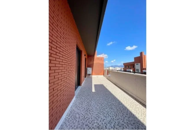Tirane, jepet me qera apartament 2+1+Aneks+Ballkon Kati 8, 96 m² 1.300 € (Kompleksi Delijorgji)
