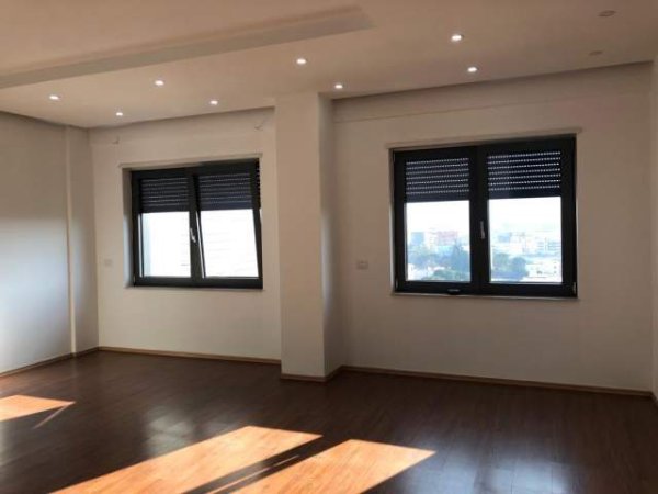 Tirane, jepet me qera apartament 2+1 Kati 7, 132 m² 800 Euro (Zogu i Zi)