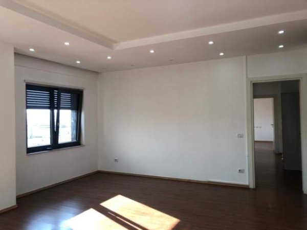 Tirane, jepet me qera apartament 2+1 Kati 7, 132 m² 800 Euro (Zogu i Zi)