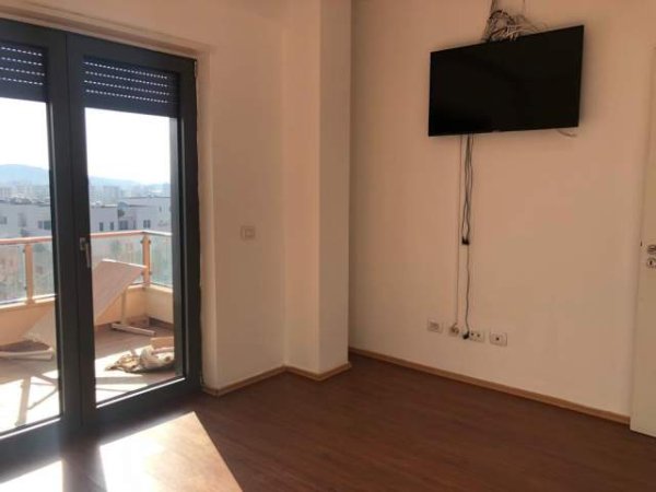 Tirane, jepet me qera apartament 2+1 Kati 7, 132 m² 800 Euro (Zogu i Zi)