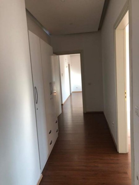 Tirane, jepet me qera apartament 2+1 Kati 7, 132 m² 800 Euro (Zogu i Zi)