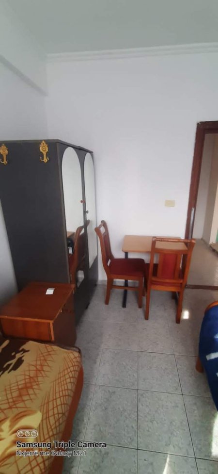 Tirane, jepet me qera apartament 40 m² 20.000 Leke