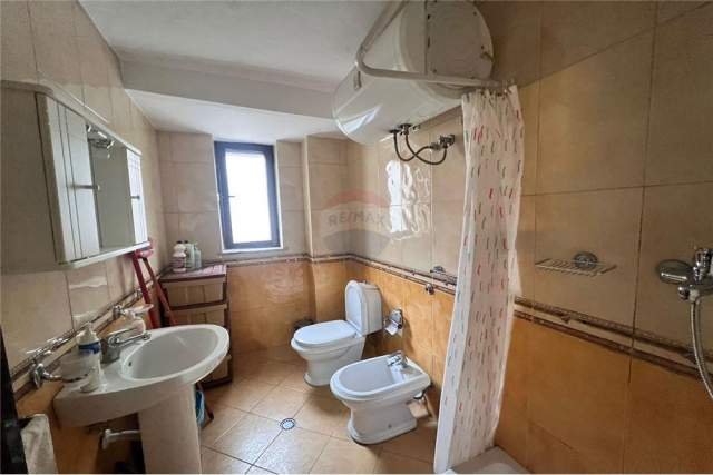 Tirane, jepet me qera apartament 72 m² 450 Euro (zogu i zi)