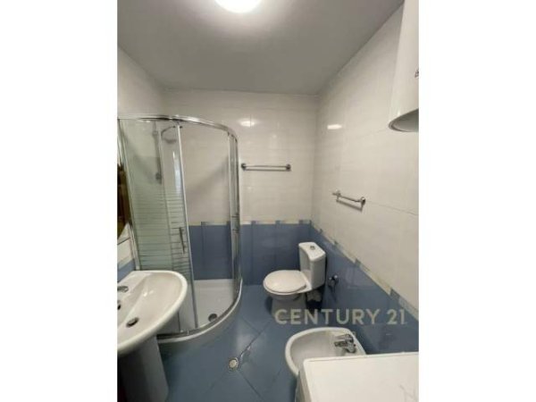 Tirane, jepet me qera apartament 500 Euro (Tek Kompleksi Colombo.)