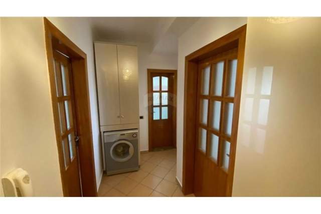 Tirane, jepet me qera apartament 2+1+BLK Kati 7, 75 m² 600 Euro (tirana e re)