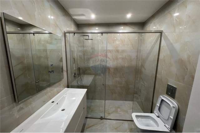 Tirane, jepet me qera apartament 2+1 120 m² 1.400 Euro (liqeni i thate)