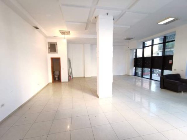 Tirane, ofert dyqan Kati 0, 97 m² 750 Euro (brryli)