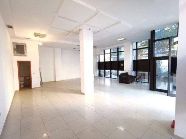 Tirane, ofert dyqan Kati 0, 97 m² 750 Euro (brryli)