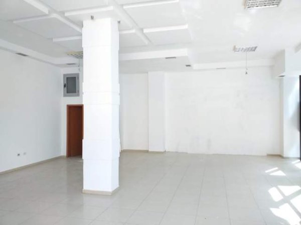Tirane, ofert dyqan Kati 0, 97 m² 750 Euro (brryli)