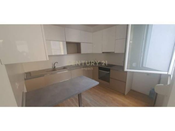 Tirane, shes apartament 3+1+BLK Kati 2, 168 m² 240.000 Euro