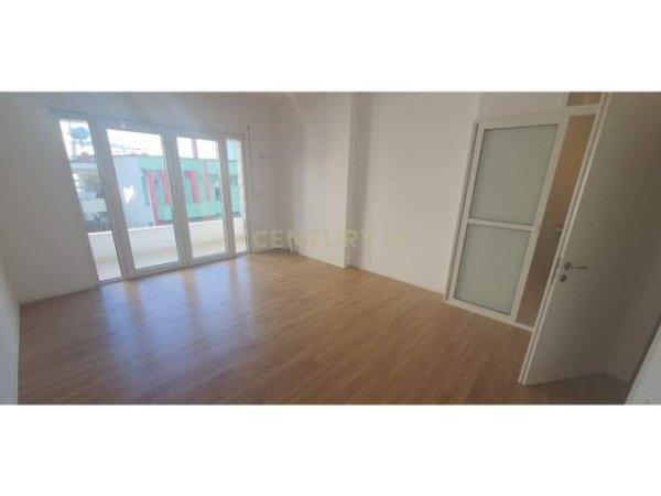 Tirane, shes apartament 3+1+BLK Kati 2, 168 m² 240.000 Euro