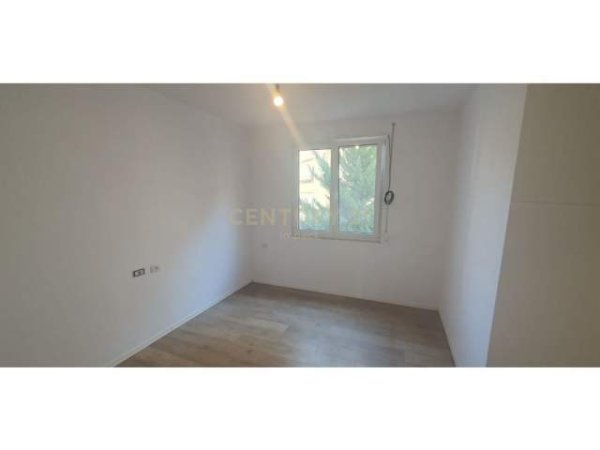 Tirane, shes apartament 3+1+BLK Kati 2, 168 m² 240.000 Euro