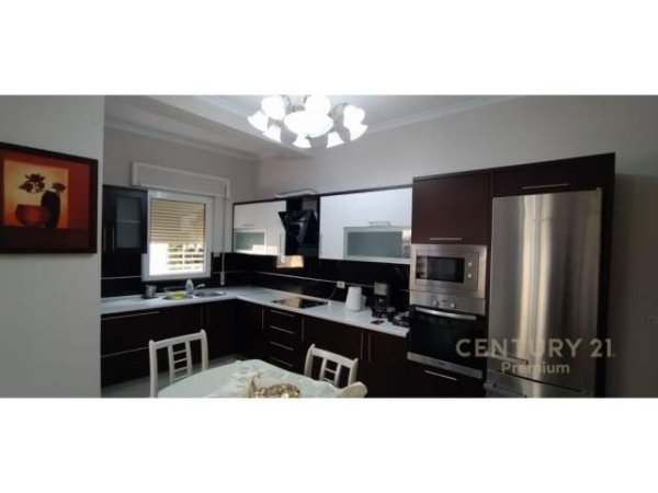 Tirane, jepet me qera apartament 2+1+BLK Kati 2, 115 m² 550 Euro (Kopshti Botanik Zoologjik)