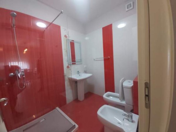 Tirane, jepet me qera apartament 2+1 Kati 5, 100 m² 700 Euro (delijorgji)