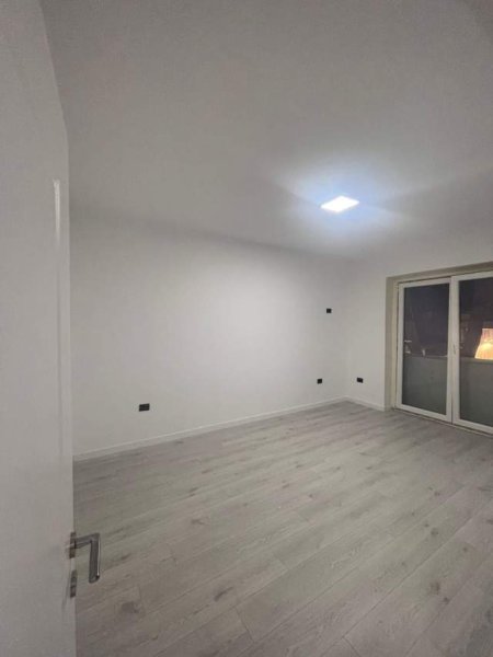 Tirane, jepet me qera apartament 2+1+BLK Kati 1, 80 m² 1.000 Euro (Myslym Shyr)