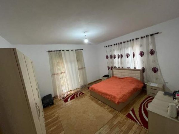 Tirane, jepet me qera Vile 2+1+A+BLK Kati 2, 120 m² 37.000 Leke (Mikel Maruli)