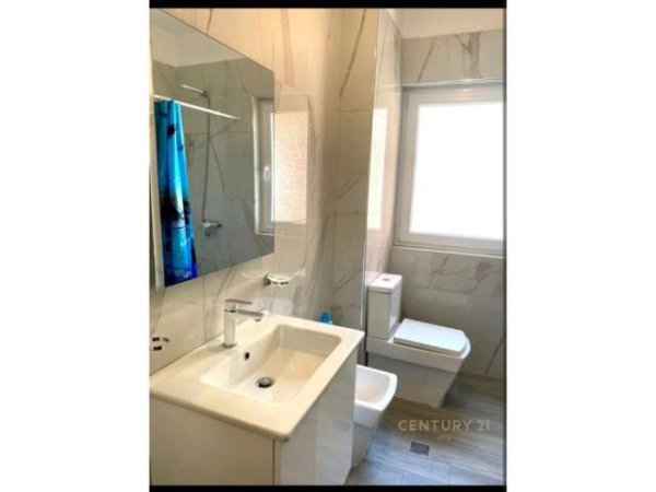 Tirane, jepet me qera apartament 1+1 Kati 4, 63 m² 500 Euro (komuna e parisit)