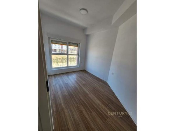 Tirane, jepet me qera apartament Kati 2, 75 m² 230 Euro (ali dem)