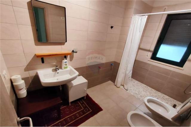 Tirane, jepet me qera apartament 2+1+A+BLK Kati 3, 110 m² 520 Euro (fusha aviacionit)