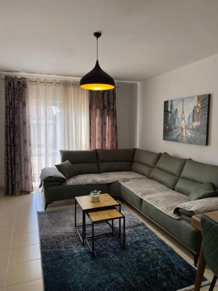 Tirane, jepet me qera apartament 1+1 Kati 4, 64 m² 350 Euro (blloku gintash)