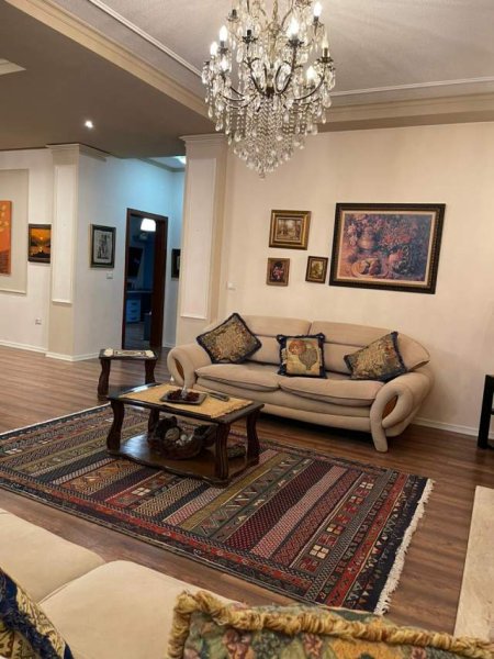 Tirane, jap me qera Vile 2+1 Kati 2, 140 m² 1.000 Euro (Adem Jashari)