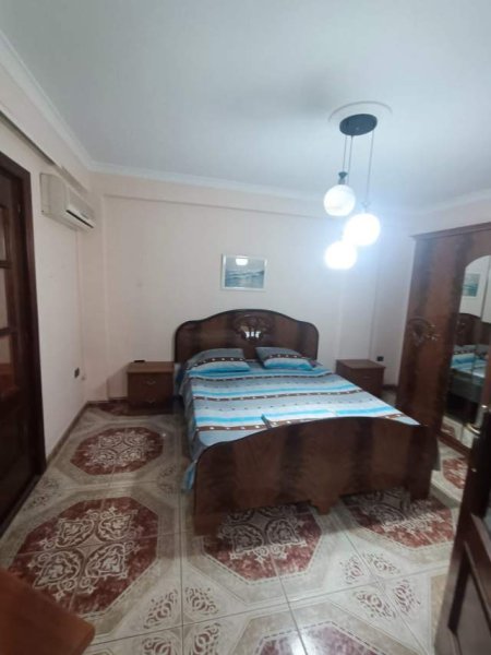 Tirane, jepet me qera apartament 1+1+BLK Kati 4, 45 m² 350 Euro (rruga myslym shyri)