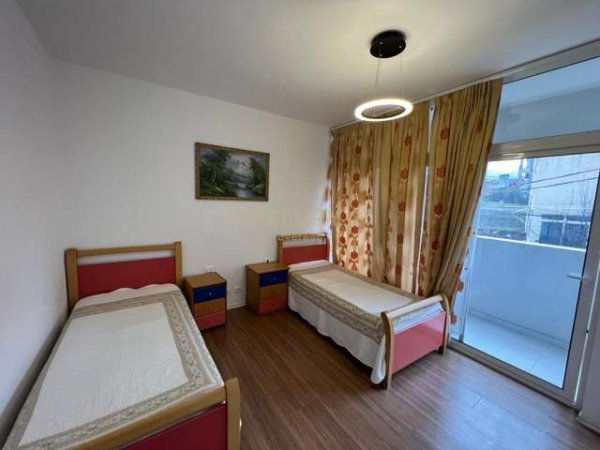 Tirane, jepet me qera apartament 2+1+A+BLK Kati 2, 120 m² 550 Euro (Rruga Gramoz Pashko)