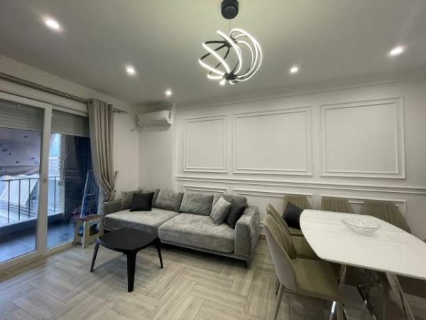 Tirane, jepet me qera apartament 2+1+BLK Kati 4, 94 m² 650 Euro (Muharrem Butka)