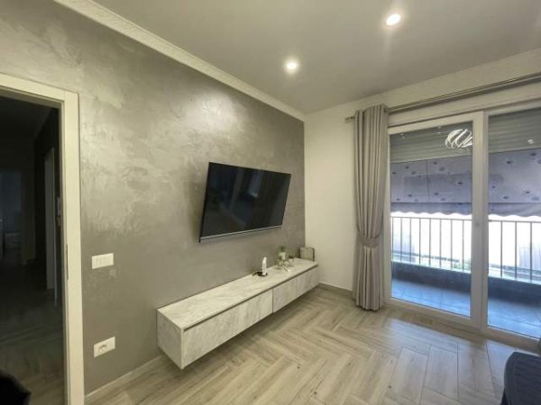 Tirane, jepet me qera apartament 2+1+BLK Kati 4, 94 m² 650 Euro (Muharrem Butka)