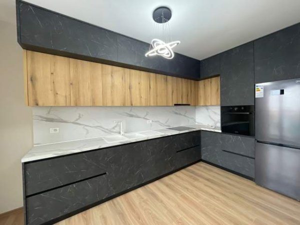 Tirane, jepet me qera apartament 2+1+BLK Kati 6, 130 m² 600 Euro (Teodor Keko)