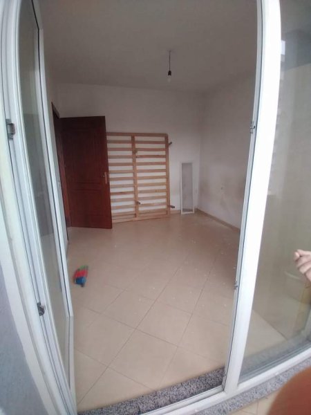 Tirane, jepet me qera apartament 1+1+BLK Kati 2, 60 m² 25.000  (Sokrat Miho, Pallati Vila L)