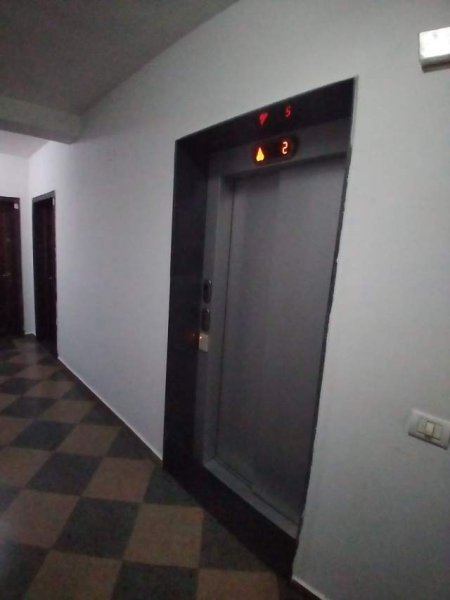 Tirane, jepet me qera apartament 1+1+BLK Kati 2, 60 m² 25.000  (Sokrat Miho, Pallati Vila L)