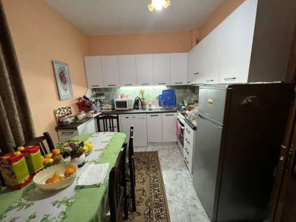 Tirane, shitet apartament 2+1+BLK Kati 3, 90 m² 165.000 Euro (pallatet Shallvare)