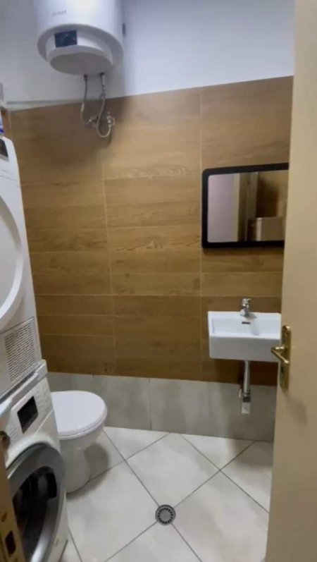 Tirane, jepet me qera apartament 2+1+BLK Kati 2, 100 m² 400 Euro (kmy, yzberisht)