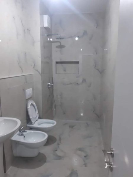 Tirane, jepet me qera apartament 3+1+BLK Kati 7, 112 m² 400 euro (Fejzi Hizmo)