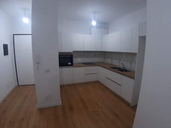 Tirane, jepet me qera apartament 3+1+BLK Kati 7, 112 m² 400 euro (Fejzi Hizmo)