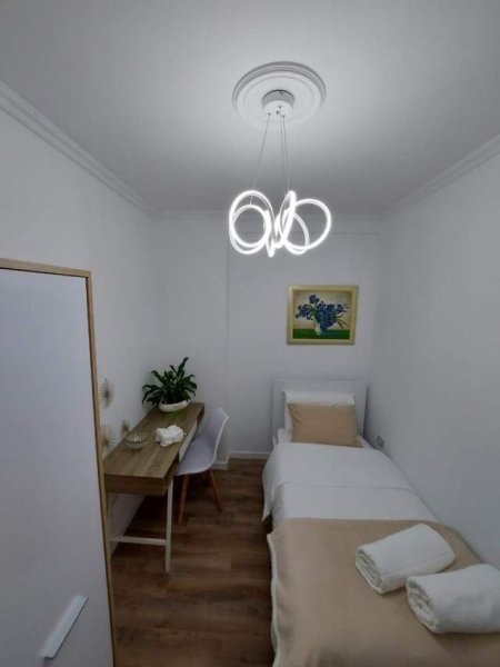 Tirane, jepet me qera apartament 2+1 Kati 4, 80 m² 600 Euro (rruga Haxhi Hysen Dalliu)