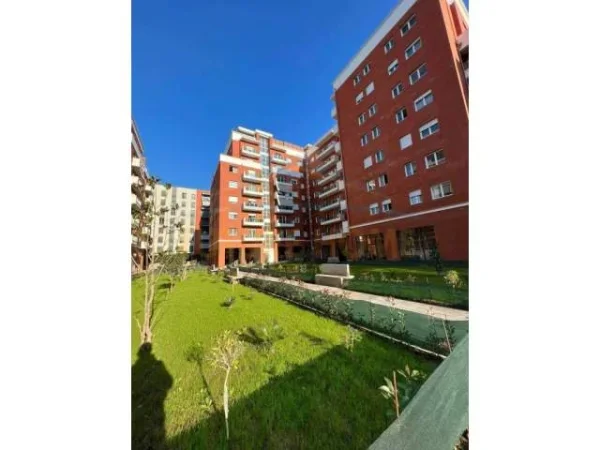 Tirane, shitet ambjent biznesi Kati 0, 96 m² 350.000 Euro (Unaza E Re)