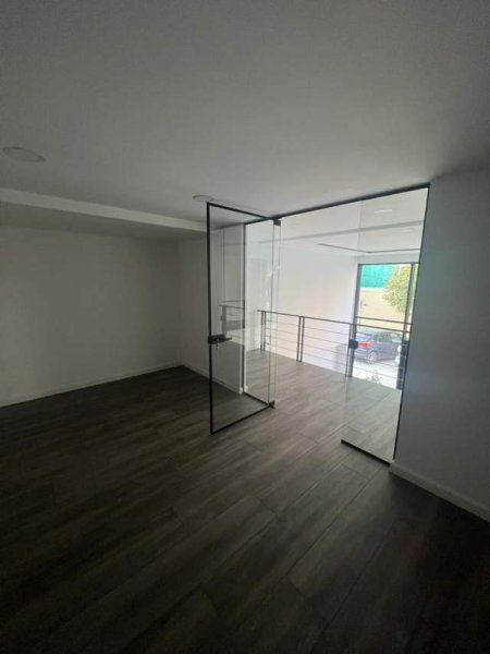 Tirane, jepet me qera ambjent biznesi Kati 0, 230 m² 2.700 Euro (rruga elbasanit)