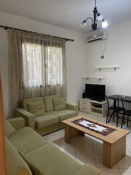 Tirane, jepet me qera apartament 1+1 Kati 1, 38.000 Leke (Hysen Cino)
