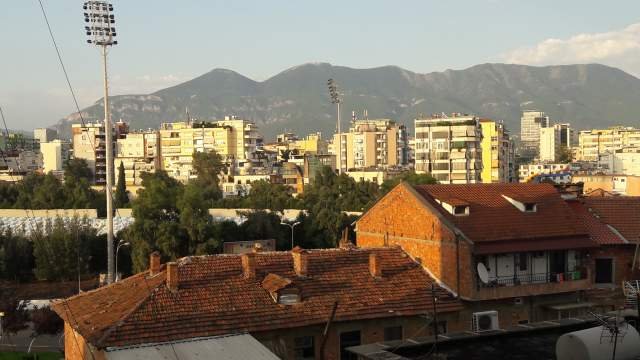 Tirane, jepet me qera apartament 1+1+BLK Kati 5, 70 m² 430 Euro (Grigor Heba) perballe stadiumit Dinamo