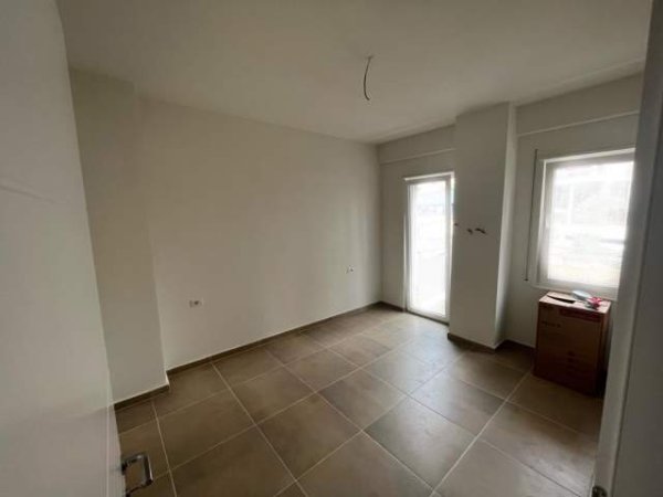 Tirane, jepet me qera apartament 1+1+BLK Kati 2, 58 m² 580 Euro (Rruga e Kosovareve)
