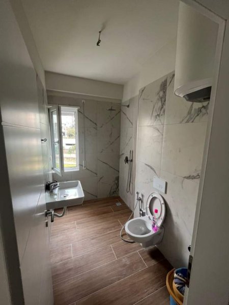 Tirane, jepet me qera apartament 1+1+BLK Kati 2, 58 m² 580 Euro (Rruga e Kosovareve)